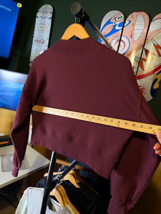 University of Minnesota Maroon Cropped Oversized Crewneck Sweater Sweatshirt - Picture 4 of 5